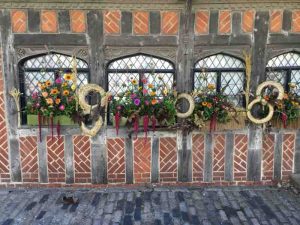 Adrian-Neville-Flower-decorations-Moot-Hall-1 (1)