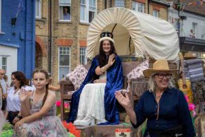Anne-Molyneux-Parade-