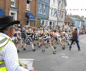 Peter-Crabb-Cow-girl-dancers-2