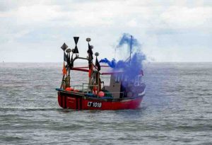 Stuart-Turner-1-A-fishing-boat-seems-to-be-in-distress