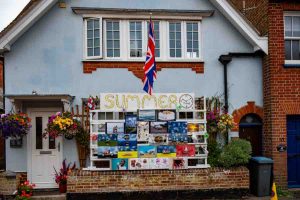 2025-08k Decorated Houses